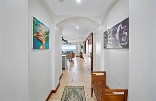 Playa Flamingo Apartamento | Stylish Flamingo Condo with Ocean Views, Renovated Kitchen & Walkable Beach Access