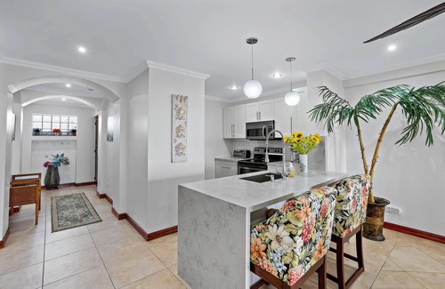 Playa Flamingo Apartamento | 2-BD Ocean-View Condo with Pool, Walk to Beach