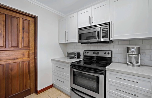 Playa Flamingo Apartamento | 2-BD Ocean-View Condo with Pool, Walk to Beach