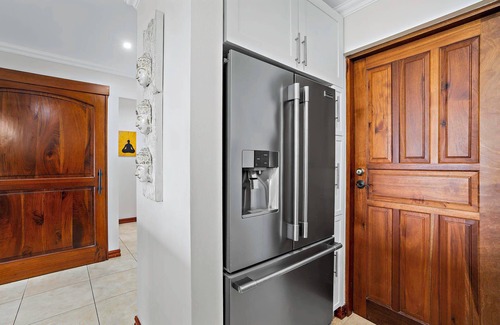 Playa Flamingo Apartamento | 2-BD Ocean-View Condo with Pool, Walk to Beach
