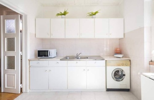 Campo Pequeno Apartamento | Stylish flat in the heart of Lisbon