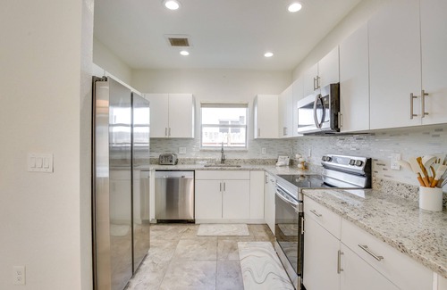 Central Fort Lauderdale Casa | Stylish Fort Lauderdale Home: 5 Mi to Beach!