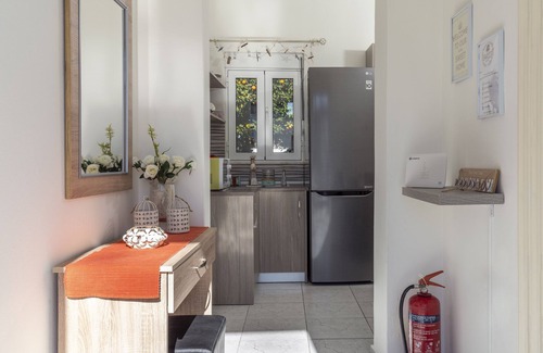 Petaloudes Casa | Elegante casa completamente renovada
