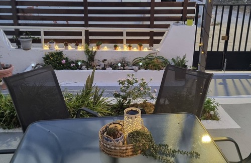 Petaloudes Casa | Elegante casa completamente renovada
