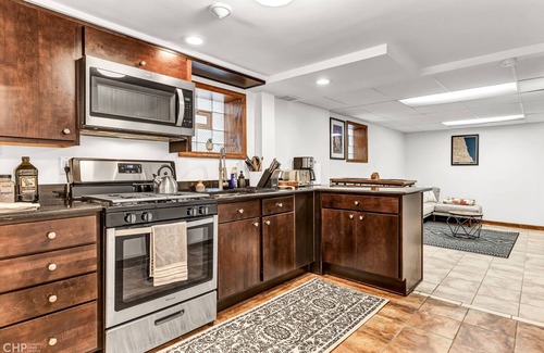Dunning Apartamento | Stylish Garden-Level 2BR: Close to O'Hare & Downtown