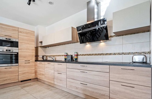 Gasperich Apartamento | Stylish Gasperich Apartment