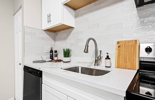 Hazel Park Apartamento | Stylish Gem in Hazel Park | 2BD | 1 Bath