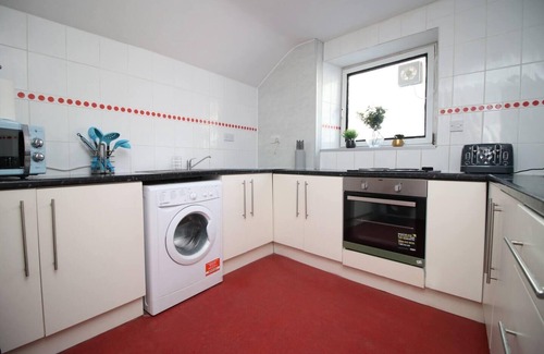 Castle Apartamento | Stylish Group Stay - 4Beds Flat at Swansea Centre