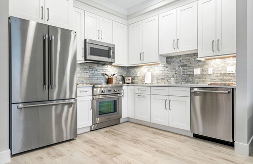 Central Sarasota Apartamento | Stylish Gulfside Sarasota Getaway – Steps to Sand