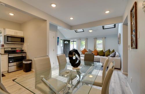 Harveys Lake Apartamento | Stylish Harveys Lake Apt - Steps to the Water!