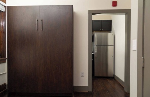 Roanoke Apartamento | Historic Studio Loft - Chic Stay & Near Downtown