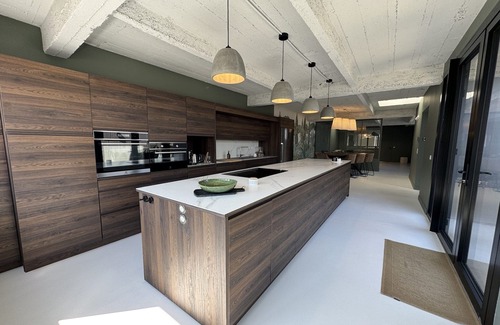 Flore Villa | Una base elegante para tu aventura