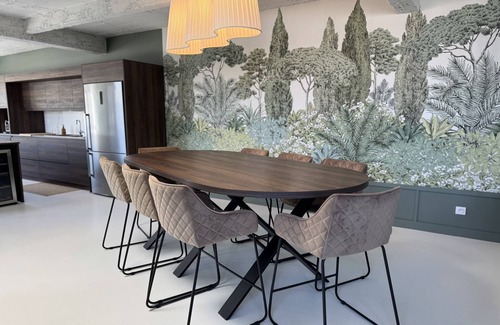 Flore Villa | Una base elegante para tu aventura