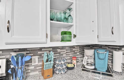 Mission Casa | ♦Stylish Home ♦Corner Lot♦Full Kitchen♦Backyard♦BBQ♦10min→DT♦Google Fiber♦