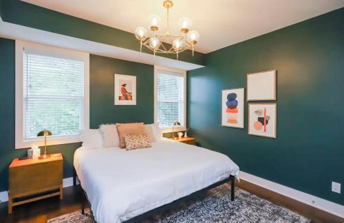 Historic Waverly Casa | Stylish Home for 12 8th Ave South 6 Beds