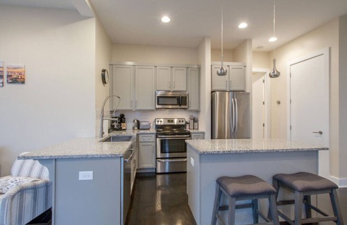 Historic Waverly Apartamento | Stylish Home - Private Rooftop - Perfect Location