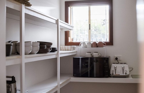 Esperance Casa | Stylish home to accommodate everyone. Only minutes away from town centre.