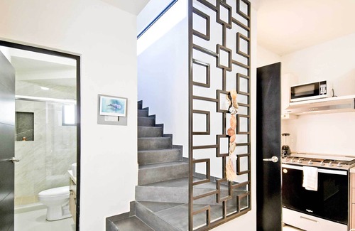 La Paz Casa | Stylish Home with Shared Pool, BBQ, Private Patio