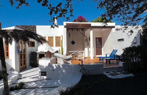 Uga Casa | Stylish house in a real Finca with private garden