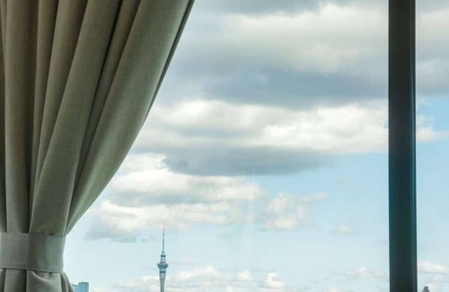 Northcote Casa | Stylish House with Great City Views