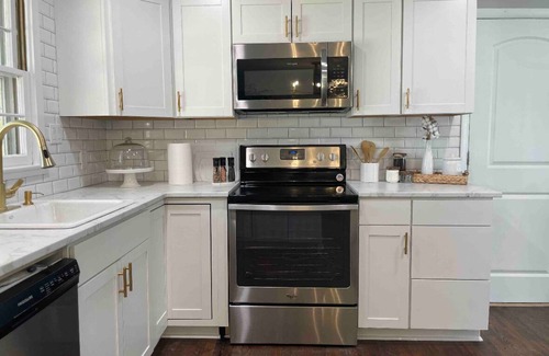 Northeast Raleigh Casa | Stylish House with Pool 5BR/3BA