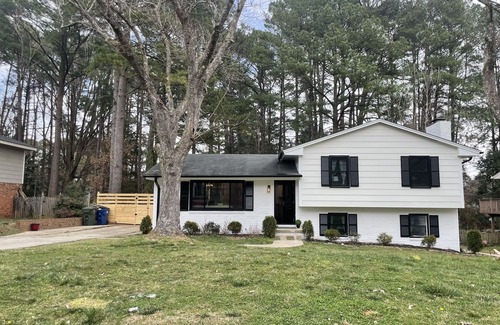 Northeast Raleigh Casa | Stylish House with Pool 5BR/3BA