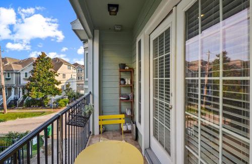Shady Acres Casa | Stylish Houston Heights House townhouse