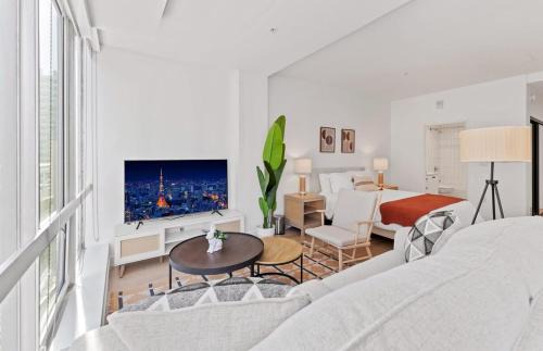 Wilshire Center Apartamento | Stylish LA studio Prime Location