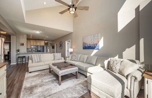 Waterfront Greens Casa | New! Caddyshack: Lake Access, Fireplace, Hot Tub, Fire Pit!