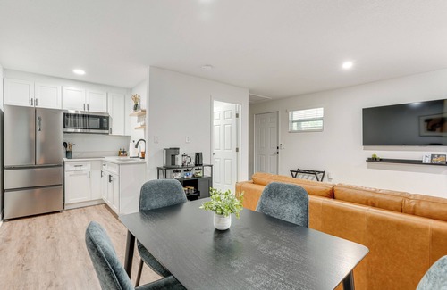 Lakeland Apartamento | Stylish Lakeland Studio w/ Workspace