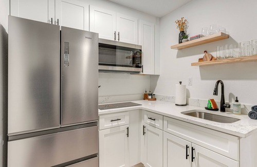 Lakeland Apartamento | Stylish Lakeland Studio w/ Workspace
