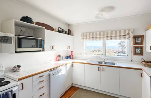 Taupo District Casa | Stylish Lakeside Living