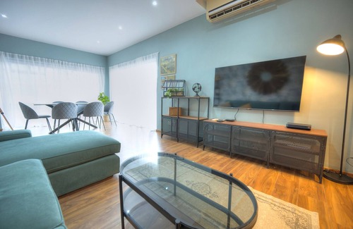 Sliema Apartamento | Stylish, large 3bedroom, seafront terrace GOSLM-13