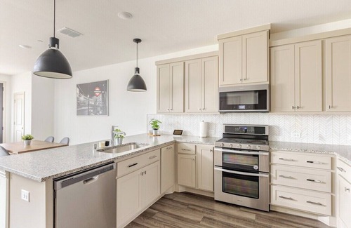 Frisco Condominio | Stylish Living in Vibrant Frisco