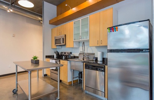The Gulch Apartamento | Stylish Loft 0.7 Miles From Downtown!