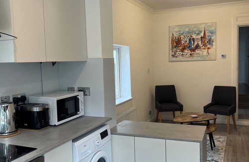 Finchley Apartamento | Stylish London apartment with private garden