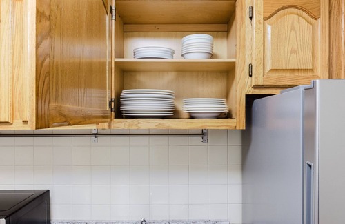 Mission Hill Apartamento | Stylish Longwood studio, parking, elevator, w/d, by Blueground