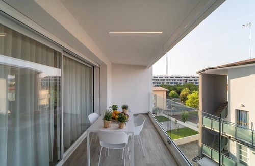 Lignano Sabbiadoro Apartamento | Apartamento moderno y elegante cerca del centro de Lignano