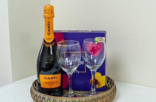 Eastbourne Apartamento | Stylish, Modern 2 Bedroom Apartment with Garden Close to Town, Hospital, Long booking Welcome