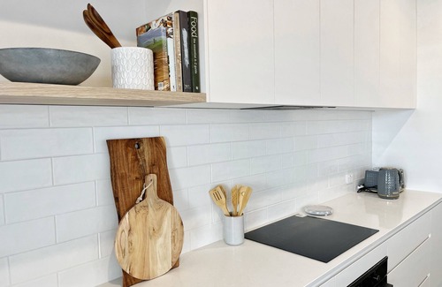 Belmont Casa | Stylish modern 3-bedroom townhome in enchanting Belmont with AC, WiFi