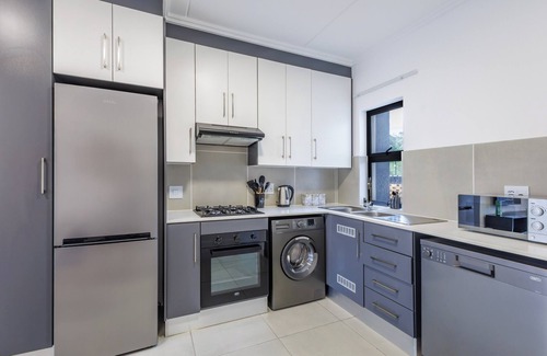 Ballito Apartamento | Stylish Modern 3Bed Apt | Pool | Gym | Clubhouse