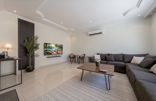 Riyadh Apartamento | Stylish Modern apart in Al Wadi