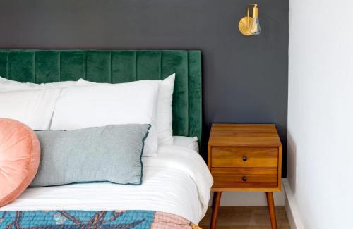 12 South Casa | Stylish Modern Bungalow in Nashville's 12 South