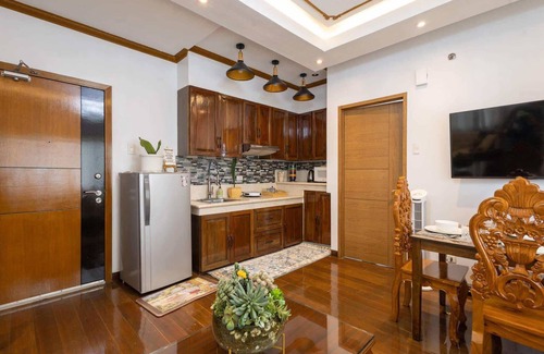 Pinagsama Condominio | Stylish & Modern Condo in McKinley Morgan Suites