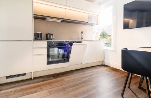 Hillingdon Apartamento | Stylish Modern Designed Apt, near Station, London