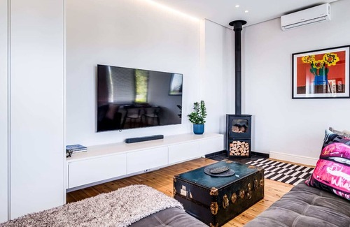 Fresnaye Apartamento | Stylish, Modern Fresnaye Villa w Garden and Pool Opulence
