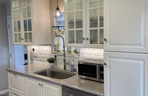 Centerville Casa | Stylish Modern home near the Heart of the Bay
