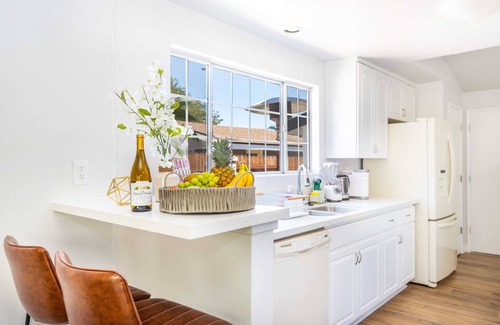 Winnetka Casa | Stylish Modern House with Pool