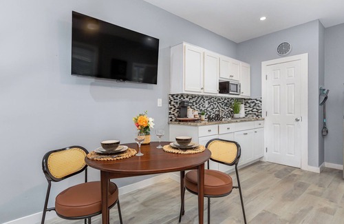 Durham Apartamento | Stylish-Modern Open Concept Studio In The Hearth Of Durham NC