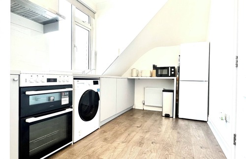 West Hendon Apartamento | Stylish Modern, Private Apartment, 15 Mins To Central London